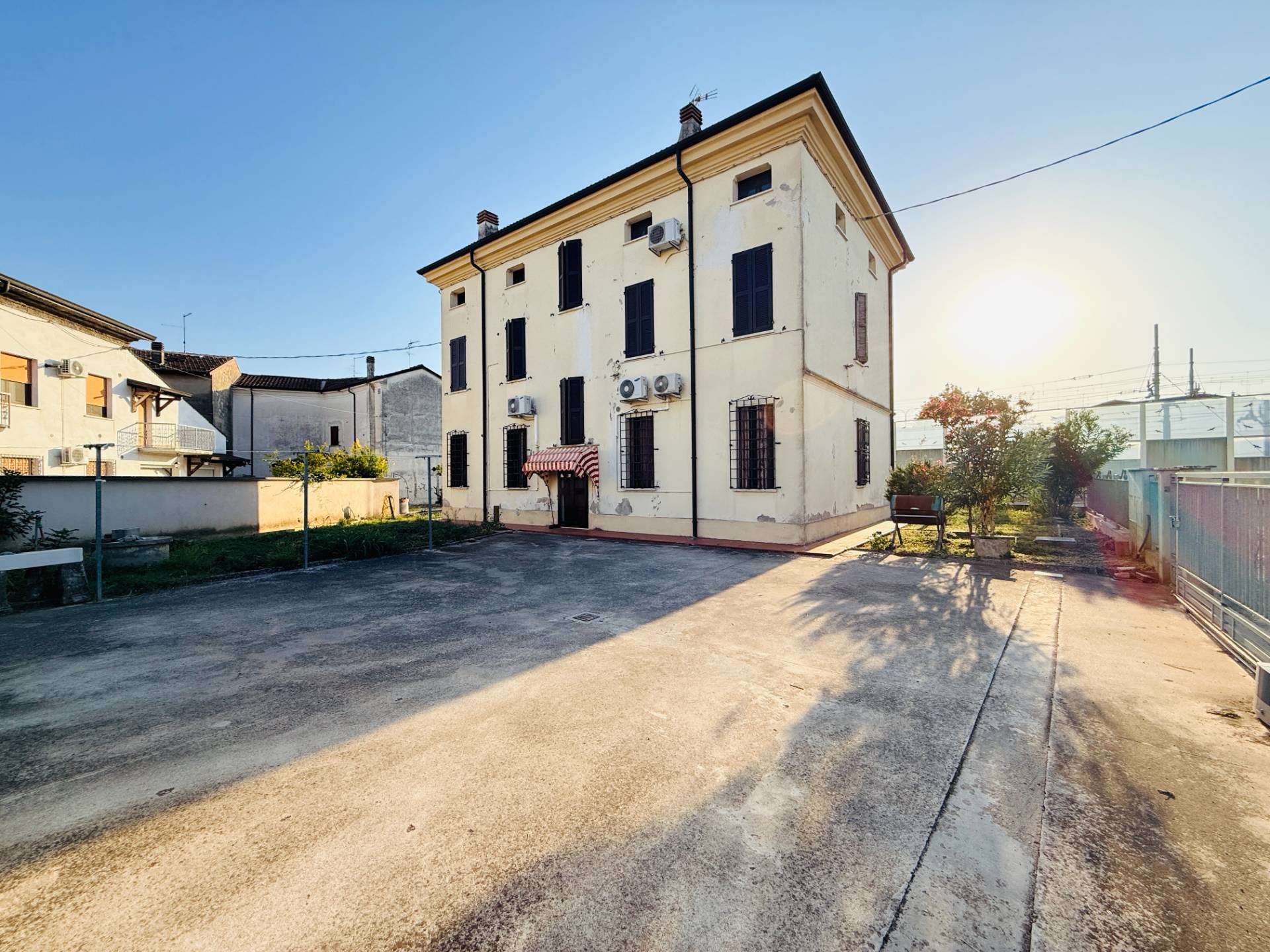Appartamento con Ingresso Indipendente e Giardino Privato in vendita a Poggio Rusco