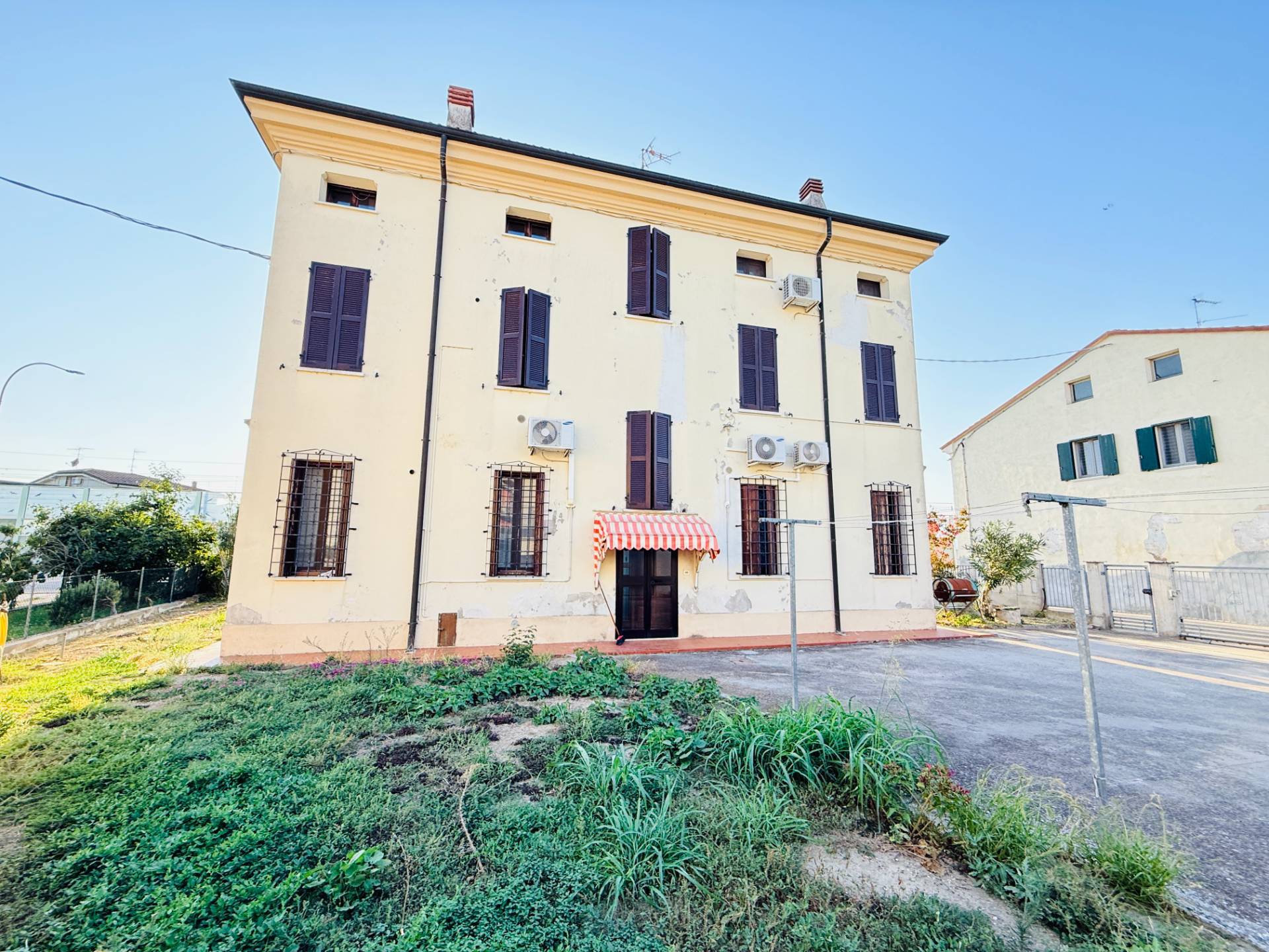 Appartamento con Ingresso Indipendente e Giardino Privato in vendita a Poggio Rusco