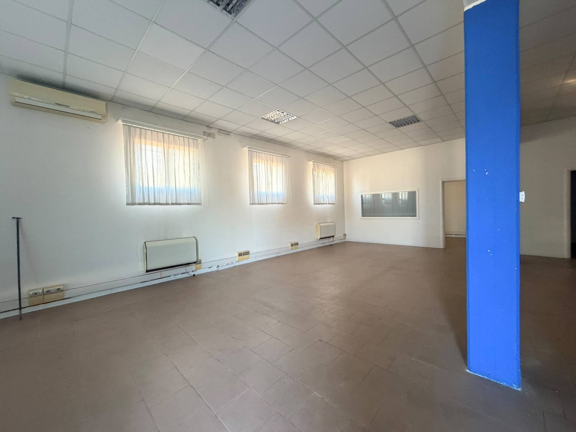 Locale commerciale in affitto a Borgo Mantovano