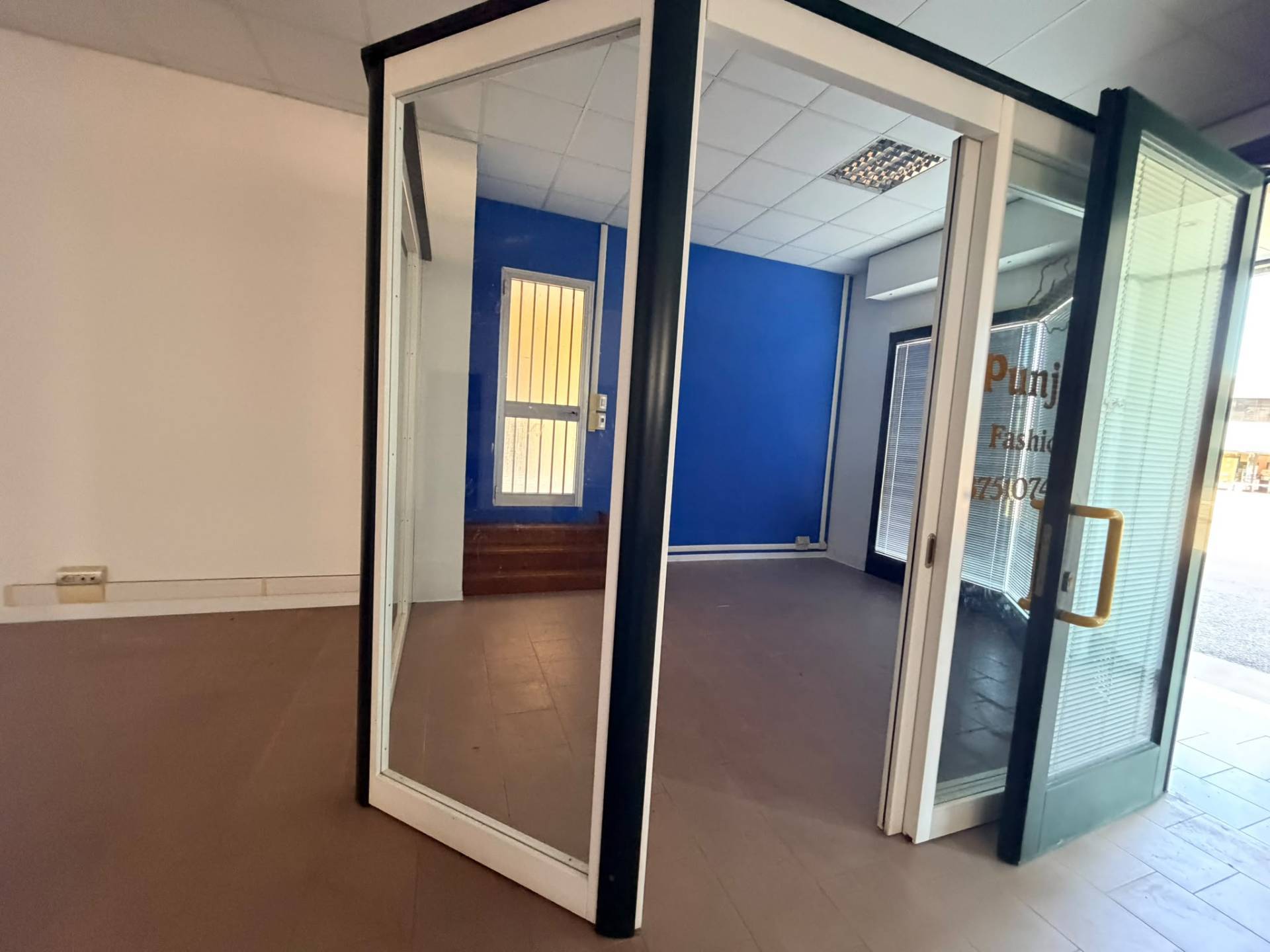 Locale commerciale in affitto a Borgo Mantovano