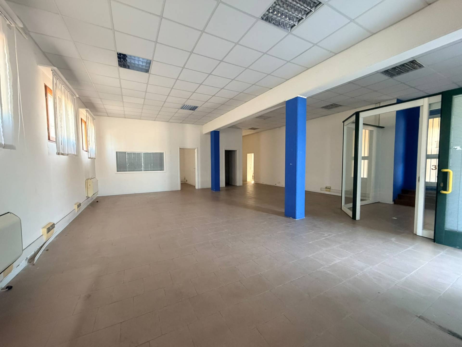 Locale commerciale in affitto a Borgo Mantovano