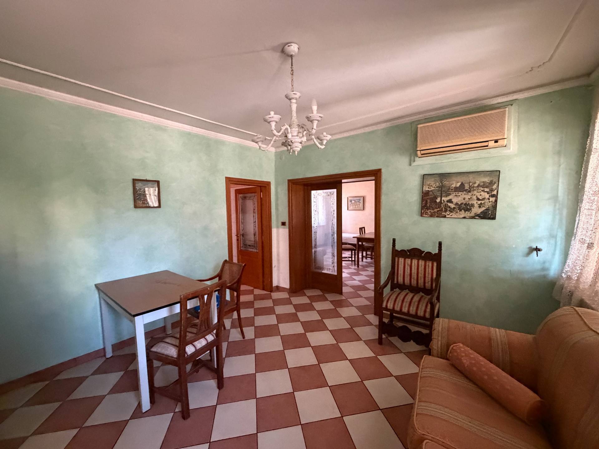 Villa Singola suddivisa in 2 Unit in vendita a Ostiglia