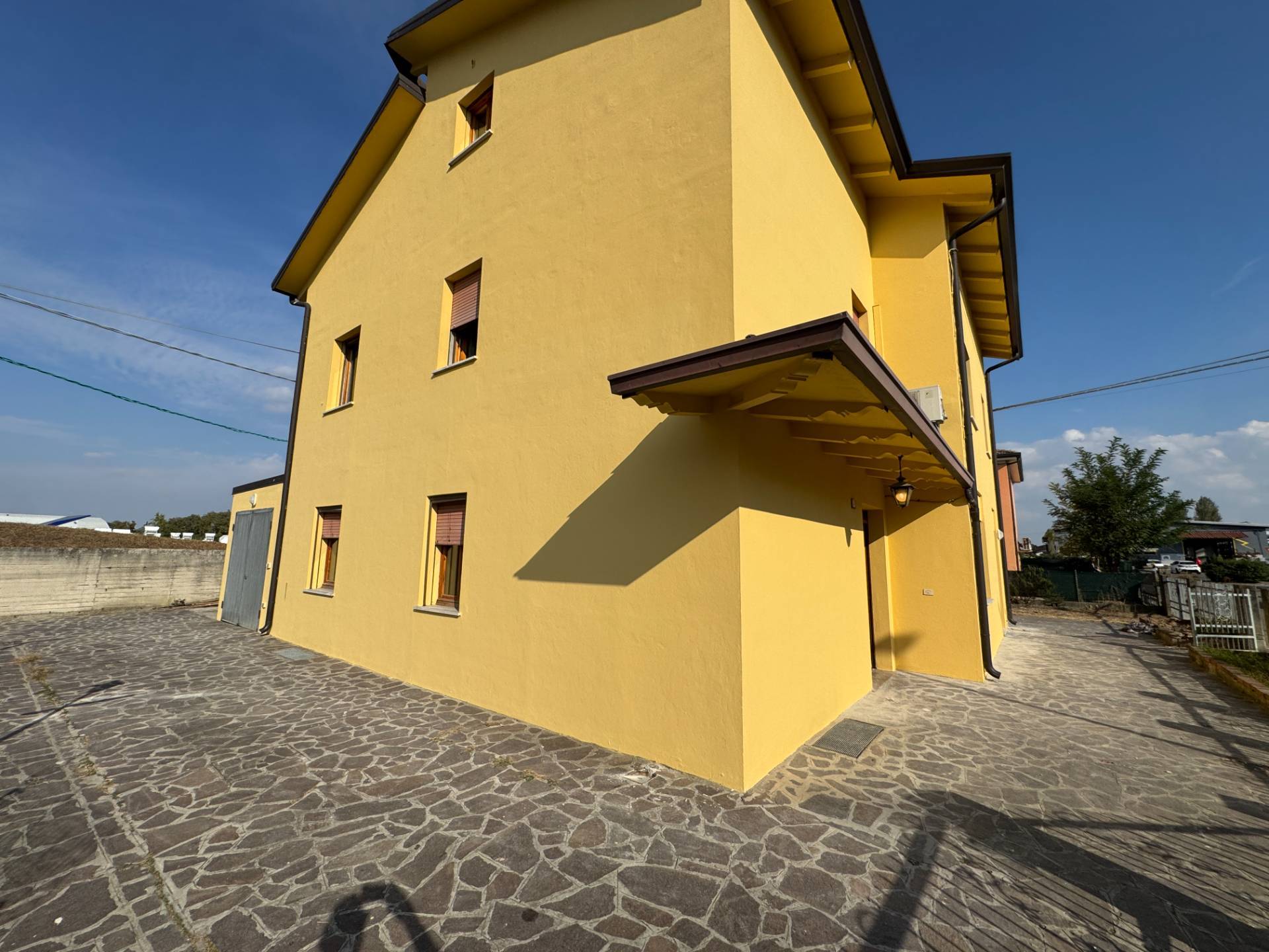 Appartamento su 2 livelli con Giardino Privato in vendita a Finale Emilia