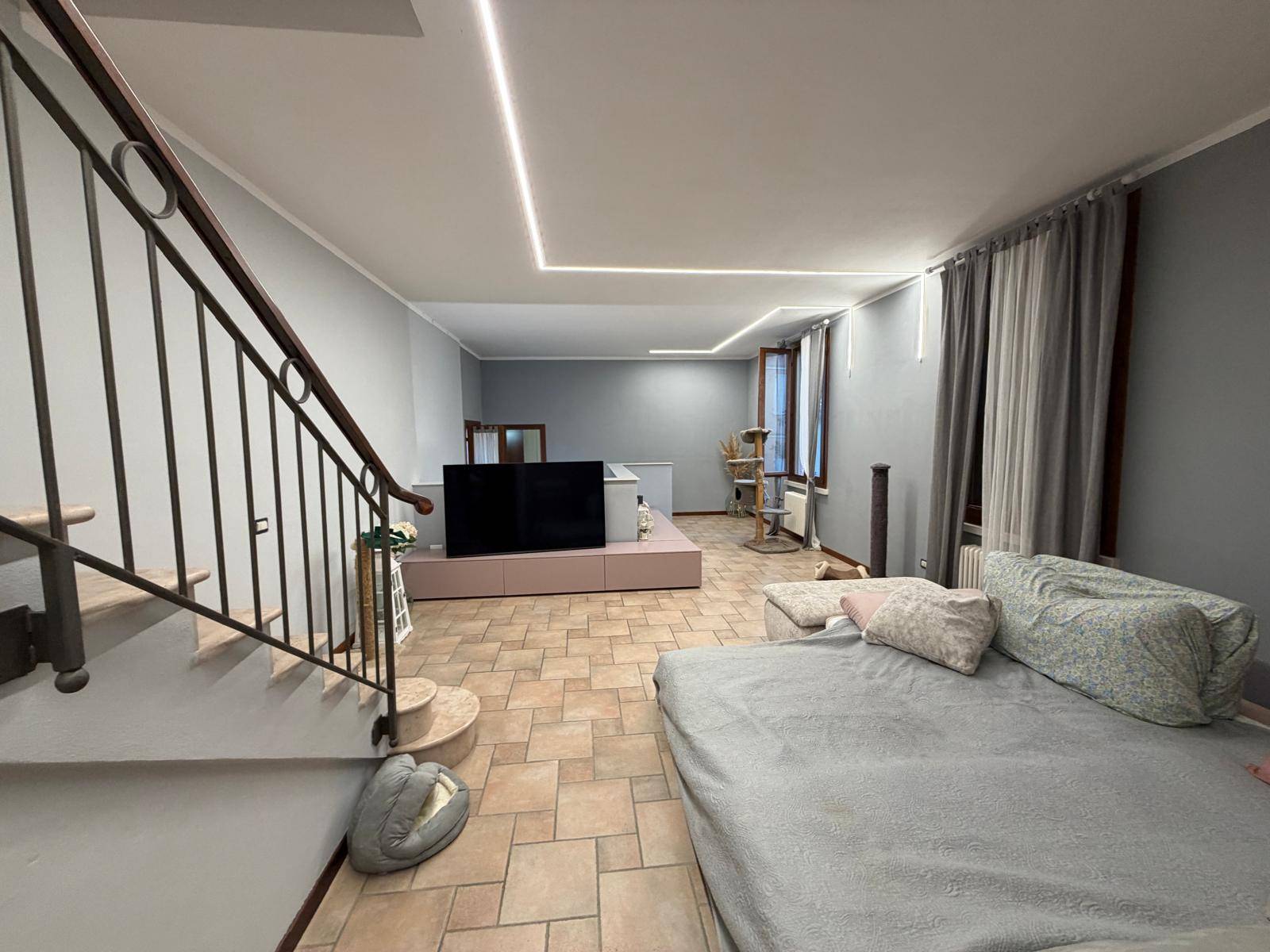Appartamento con Ingresso Indipendente in vendita a Ostiglia