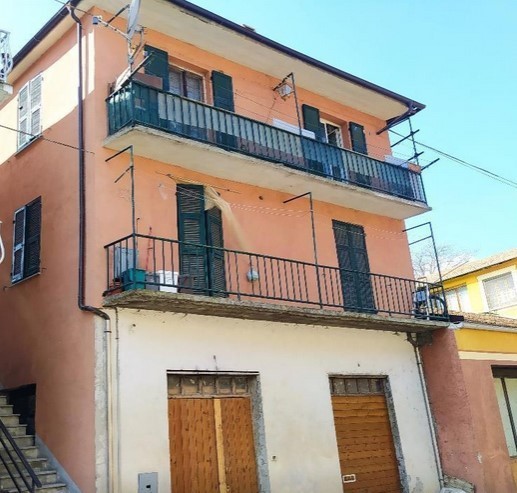 Appartamento da ristrutturare in via giovanni chiarlone 27, Piana Crixia