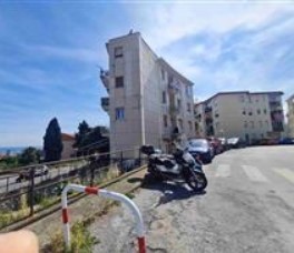 Quadrilocale da ristrutturare in via arturo labriola 7, Savona