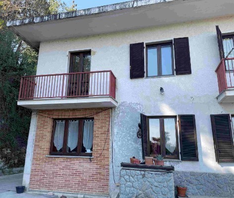 Villetta a schiera con giardino in strada maestra 58, Marentino