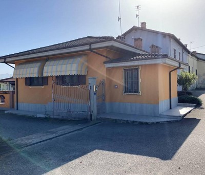 Villa con giardino in via colle di nava 61, Magliano Alpi