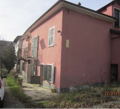 Casa indipendente da ristrutturare in regione valle 1, Terzo