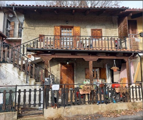 Villetta a schiera con giardino in via bussoneis 34, Val della Torre