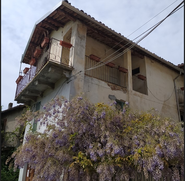 Casa indipendente con giardino in regione vico 5, Spigno Monferrato