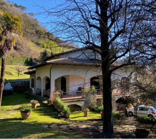 Villa con giardino in via san marco 4, Bagni di Lucca