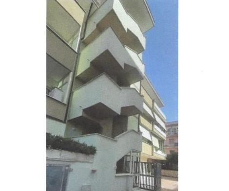 Quadrilocale con terrazzo in via montello 7, Aprilia