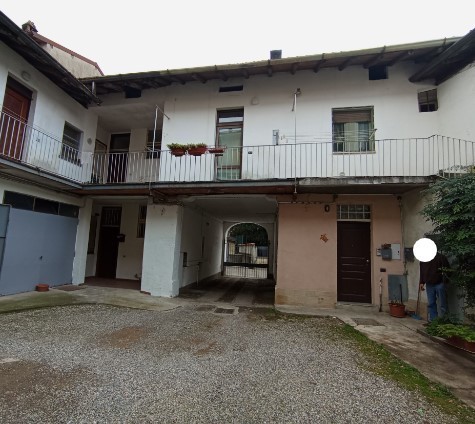 Appartamento da ristrutturare in via san rocco 3, Fenegr