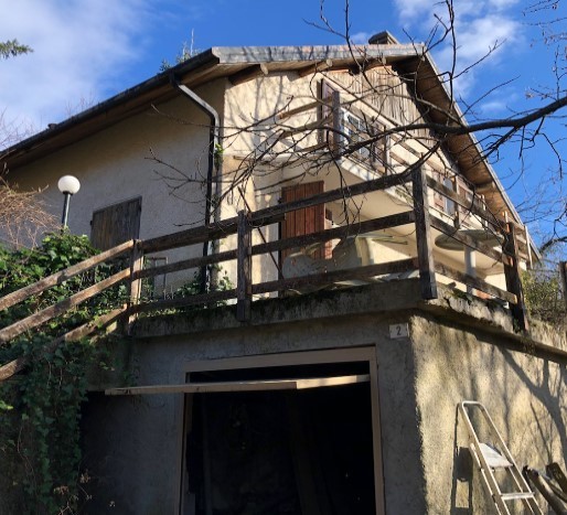 Villa con giardino in via picchetti 3, Ne