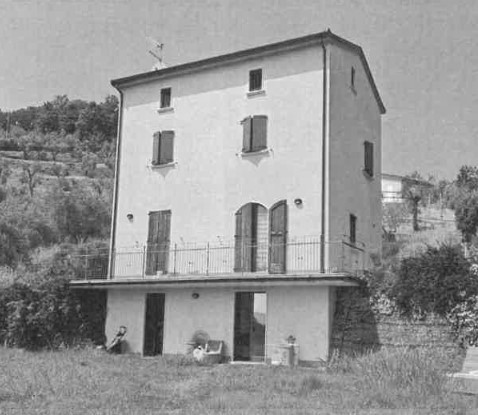 Casa indipendente con giardino in via brigate partigiane 24, Ortonovo