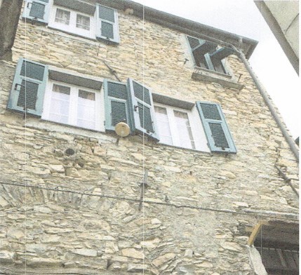 Casa indipendente con terrazzo in via oratorio 3, Caravonica