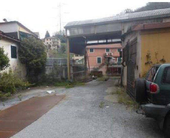 Capannone da ristrutturare in via san quirico, Genova