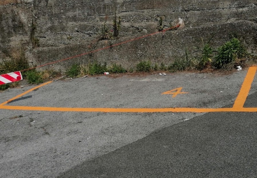 Posto auto scoperto in vendita in via tre pini 43, Genova