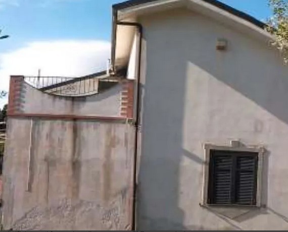 Villa con terrazzo in via vicinale della valle regione santa lucia 15, Diano Castello