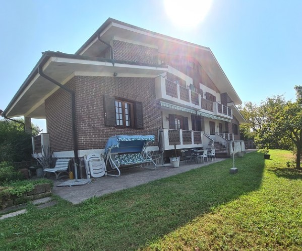 Casa indipendente con terrazzi in via tetto 15, Reano