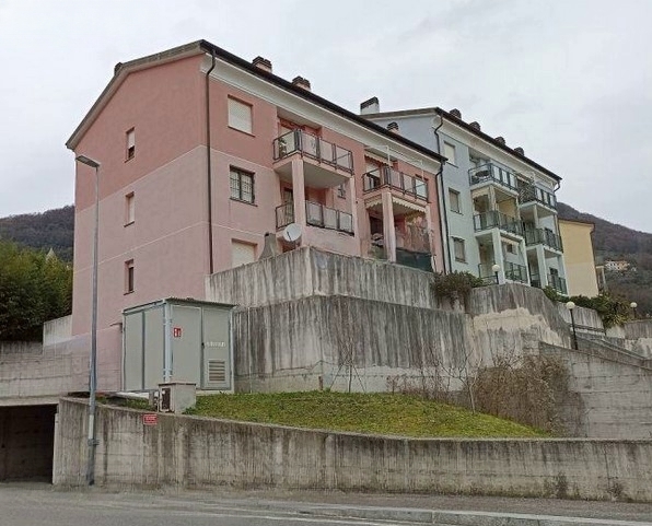 Quadrilocale con giardino in via gildo pensiero 4, Genova