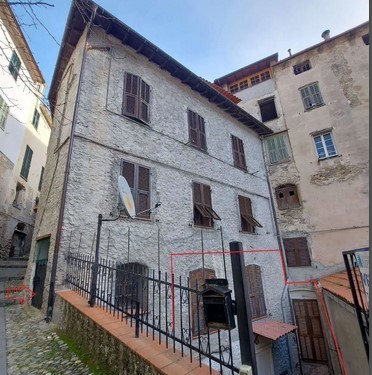 Appartamento con terrazzo in via piazza 31, Pigna