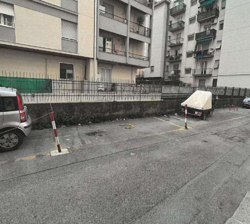 Posto auto scoperto in vendita in via luigi gherzi snc, Genova