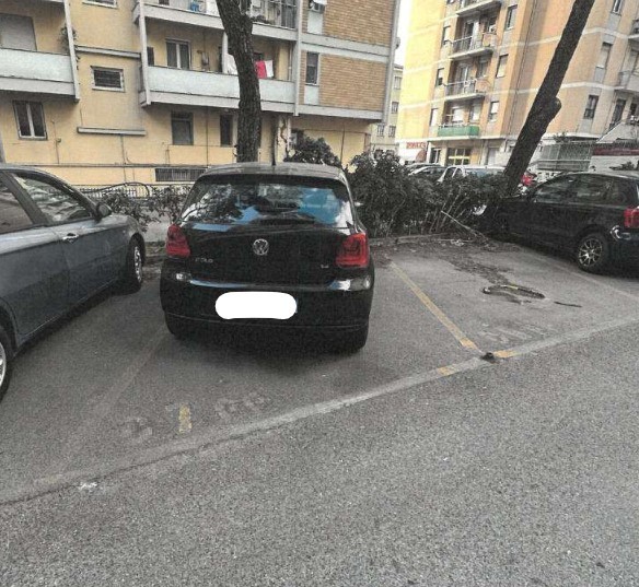 Posto auto scoperto in vendita in via luigi gherzi snc, Genova