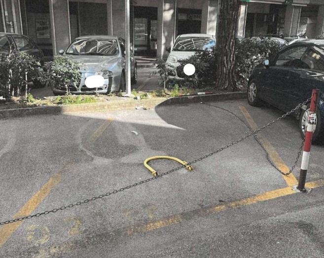 Posto auto scoperto in vendita in via luigi gherzi snc, Genova