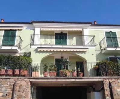 Casa indipendente con terrazzi in strada casai snc, Riva Ligure