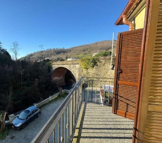 Appartamento da ristrutturare in via papa giovanni xxiii 4, Mignanego
