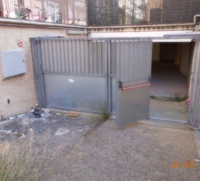 Posto auto coperto da ristrutturare in via piacenza 438, Chiavari