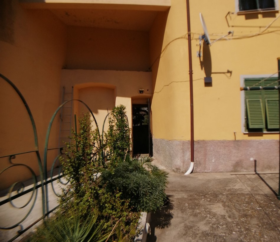 Appartamento con giardino in via superiore torrente nervi 8, Genova