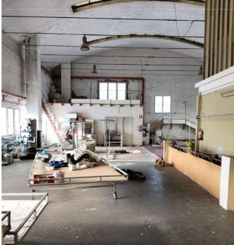 Capannone in vendita in via piave 33, Vado Ligure