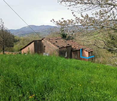 Trilocale da ristrutturare in frazione teviggio 14, Varese Ligure