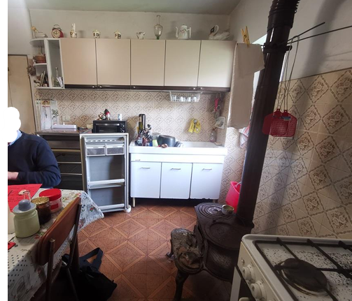 Trilocale da ristrutturare in frazione teviggio 14, Varese Ligure