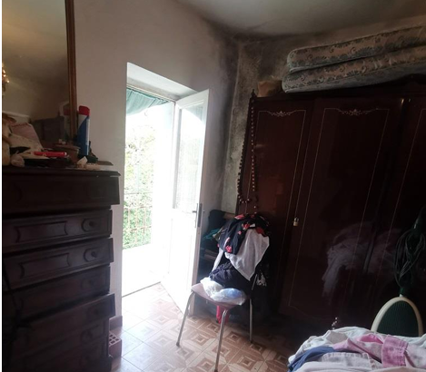 Trilocale da ristrutturare in frazione teviggio 14, Varese Ligure