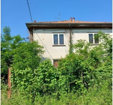 Villa con giardino in via guglielmo marconi 34, Momo