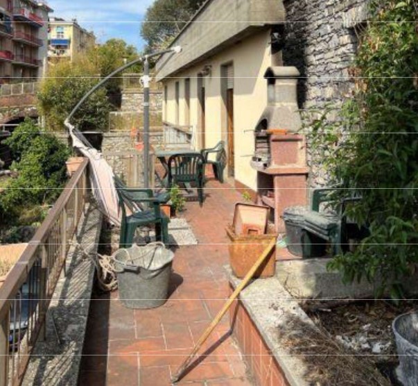 Casa indipendente con giardino in corso europa 1903, Genova