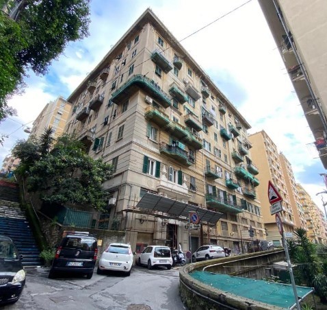 Trilocale da ristrutturare in passo olivette 1, Genova