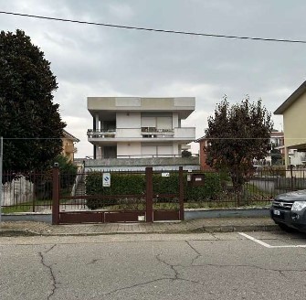 Appartamento con terrazzo in via francesco rossi 38, Vercelli