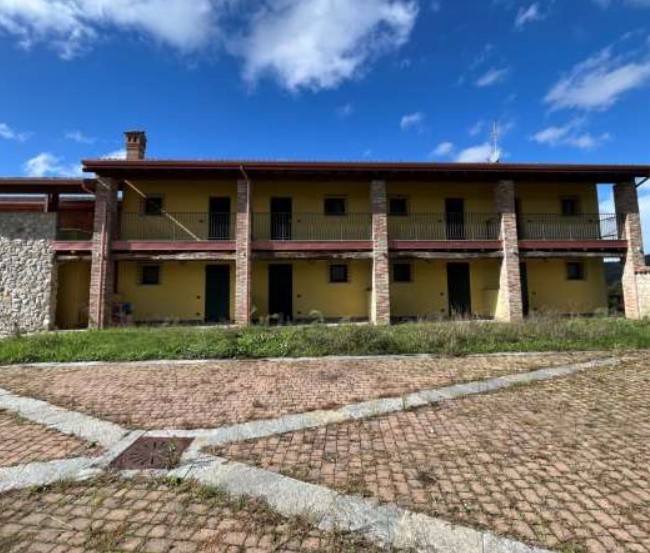 Casa indipendente con terrazzi in strada provinciale 108 snc, Momperone
