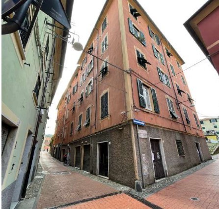 Locale commerciale da ristrutturare in via beata chiara 12 r, Genova