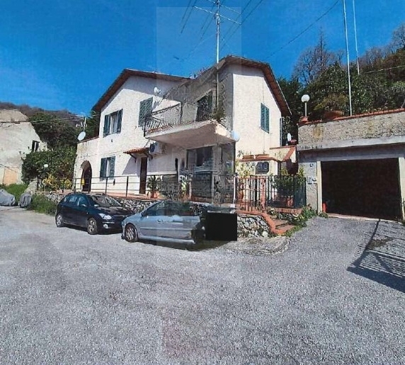 Casa indipendente con terrazzo in via emo trinchieri 80, Calice Ligure