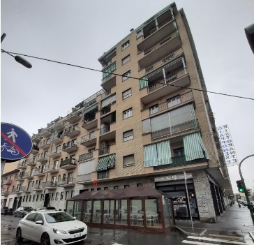 Trilocale da ristrutturare in strada della pronda 2, Torino