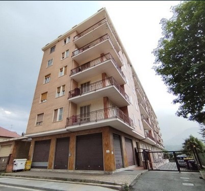 Locale commerciale da ristrutturare in corso luciano couvert 18, Susa