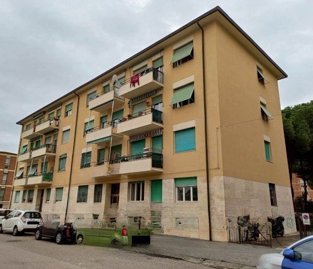 Appartamento con terrazzo in via adolfo tommasi 38, Livorno