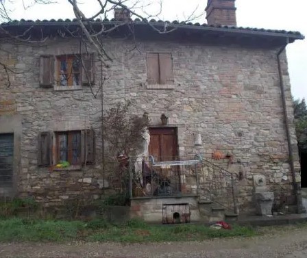 Villa da ristrutturare in via roma 32, Casasco