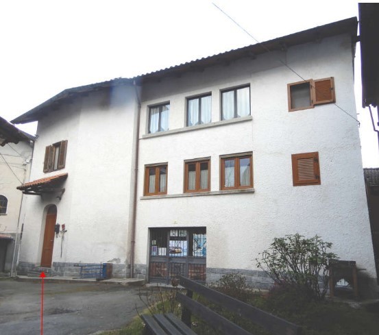 Villa da ristrutturare in frazione uccelli 27, Caprile